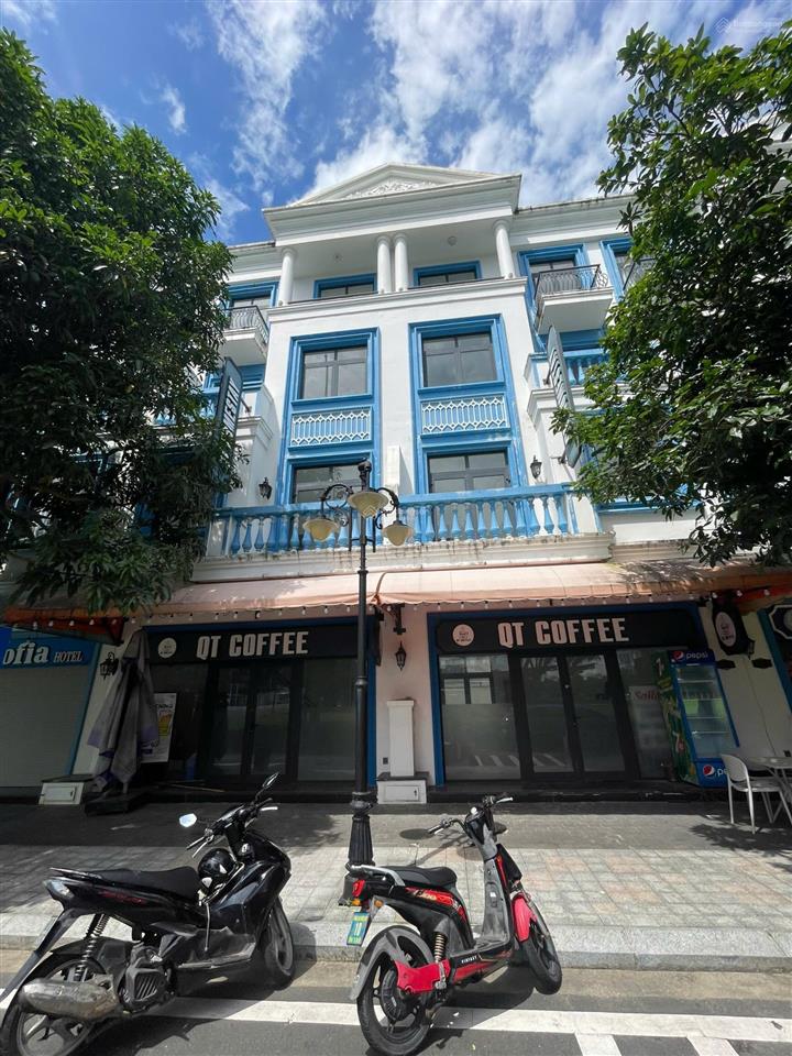 26tr/ tháng. cho thuê cặp shop thông khu qt  grand world.  0906 858 ***