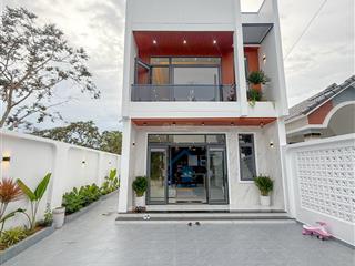 Nhà 2 mặt tiền gần chợ bình chánh  1 trệt 1 lầu 2pn chỉ 2ty4  nh cho vay tháng đóng 10tr