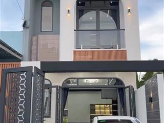 Nhà phố gần chợ bình chánh  nhà mới 100% sổ đã hoàn công  giá chỉ 2 tỷ 650 tháng đóng 10tr.