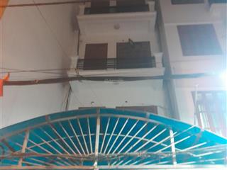 Bán nhà phố trung kính . dt  105m2 , 6 tầng ,mt 4.7m 31,9 tỷ .