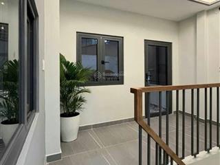Chủ cần đóng tiền học cho con nên bán gấp nhà. nhà gần chợ bà hom q6