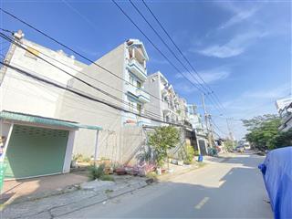 Bán đất mặt tiền giá chỉ 7.2 tỷ ngay ql13. đường nhựa 10m, khu dân cư hiện hữu.  0769 684 ***