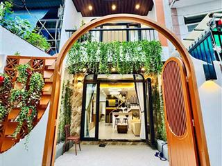 Nhà đẹp giá tốt nằm tại thích quảng đức, p.5, q. phú nhuận  sổ hồng riêng  giá chỉ 1 tỷ 960