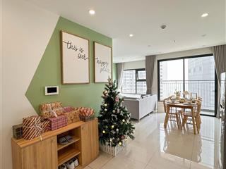 Căn 2n + góc diện tích 63m2, tầng trung, full nội thất đẹp, hướng đông nam  đông bắc. giá cực tốt