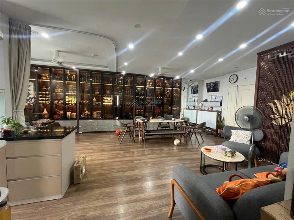 Chủ nhà cần bán căn hộ chung cư riverside garden 3 ngủ 2 wc 126.1 m2. 0366 368 ***