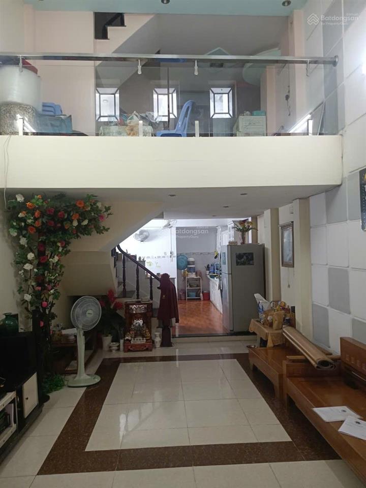 Hxm 1/quang trung 5mx20m nở hậu 6m cn 122m2. 1 lầu 4pn diện tích lớn sát mặt tiền tiện làm kho