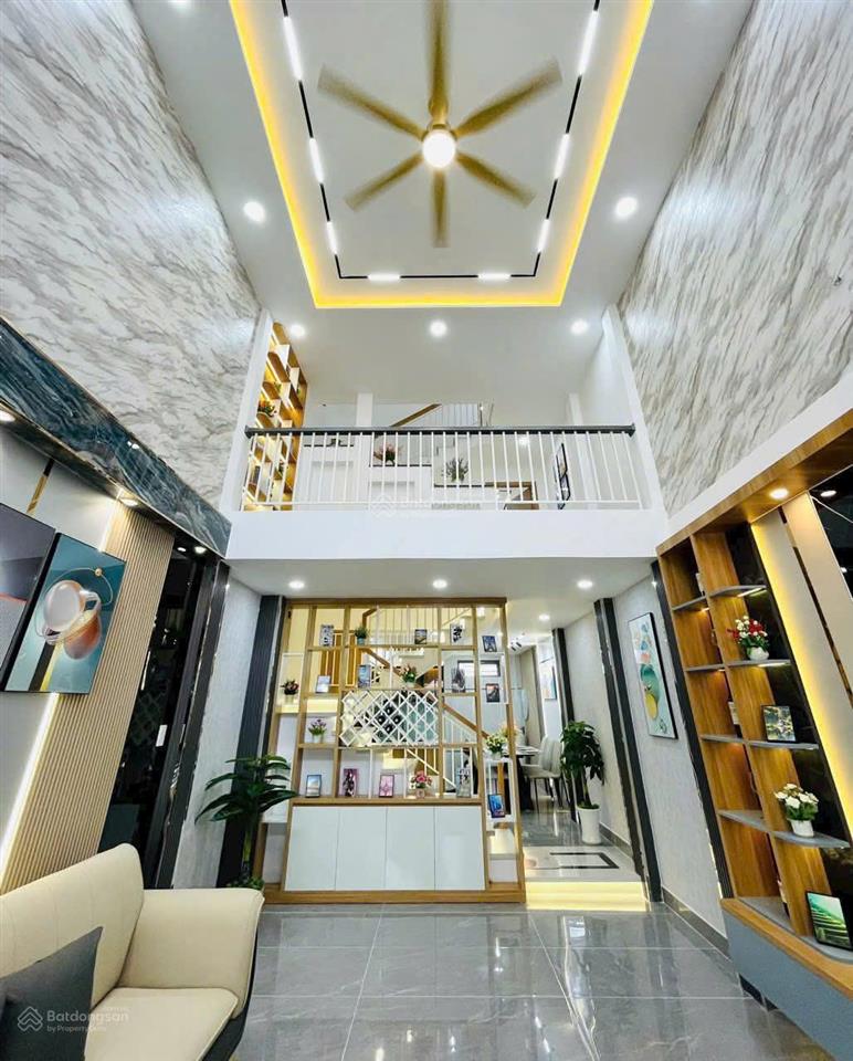 Hot! hxh 496 dương quảng hàm p6, 4,5mx8,1m=36.45m2. có sân rộng 1 trệt 3 lầu mới xây ở liền 6,9 tỷ