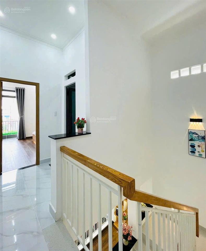 Hot! hxh 496 dương quảng hàm p6, 4,5mx8,1m=36.45m2. có sân rộng 1 trệt 3 lầu mới xây ở liền 6,9 tỷ