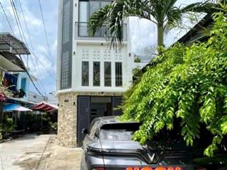 Vị trí đẹp hxh 496 dương quảng hàm,p6, dt 4mx14m=56m2 1trệt 4lầu mới ở liền chỉ hơn 8 tỷ