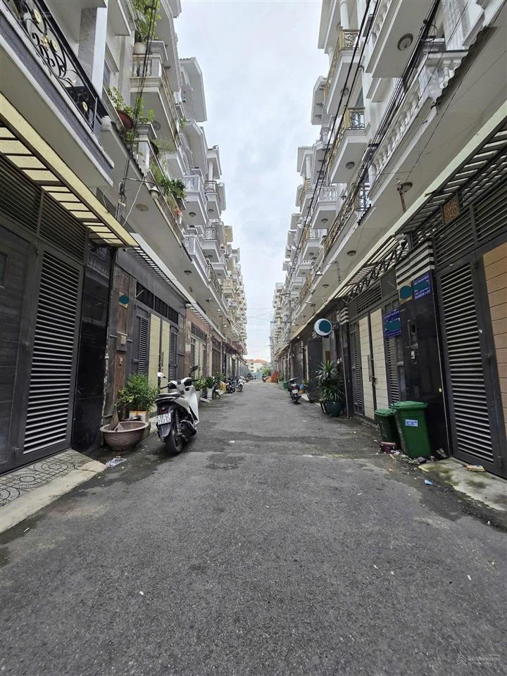 Hot! nhà 4 lầu mới ở liền nguyễn văn dung, nguyễn oanh,p6. dt 4m x 16m=64m2, 5pn 6wc chỉ hơn 8tỷ