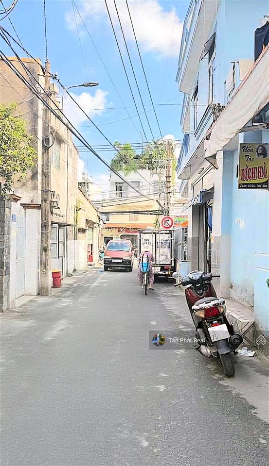 Sát mt dương quảng hàm, p5, ngang 7m x 11m =74m2. tiện xây building 5 lầu, chỉ hơn 9 tỷ