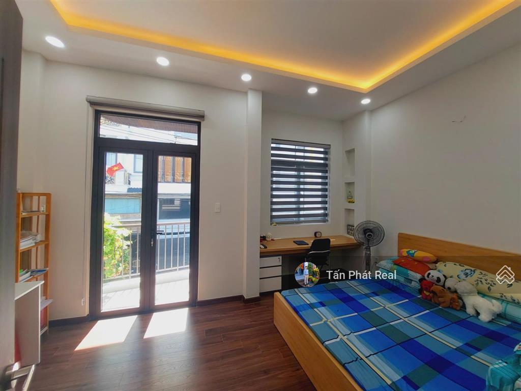 Mtkd nguyễn oanh p6 ngay chợ an nhơn dt 4mx22=84m2 1trệt 3lầu giá chỉ 16 tỷ