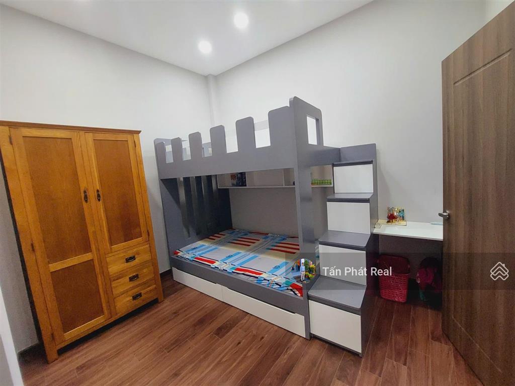 Mtkd nguyễn oanh p6 ngay chợ an nhơn dt 4mx22=84m2 1trệt 3lầu giá chỉ 16 tỷ