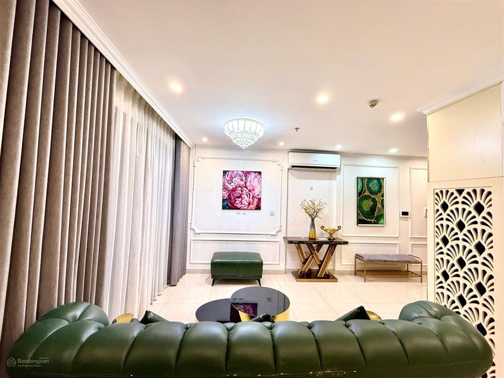 Cần bán 2n2 góc nội thất sang trọng,tầng trung ,sẵn sổ ,giá 3ty980