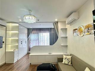 Em thế anh bán gấp căn studio full nội thất,sàn gỗ hiện đại ,giá 2tỷ260
