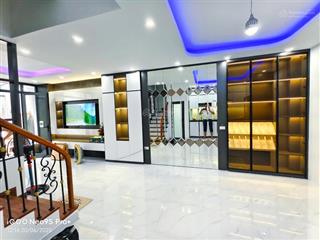 Bán nhà dt 50m2 x 4 tầng giá 9,29 tỷ  trung tâm quận đống đa  khu phố vip