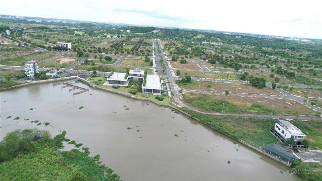 Biệt thự biên hòa new city sân golf chỉ 13.5tr/m2 view trực diện sân golf, sẳn hỗ trợ vay 70%