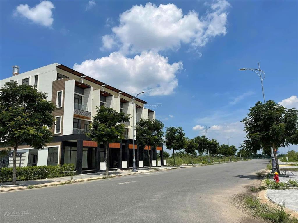 Biệt thự biên hòa new city sân golf chỉ 13.5tr/m2 view trực diện sân golf, sẳn hỗ trợ vay 70%