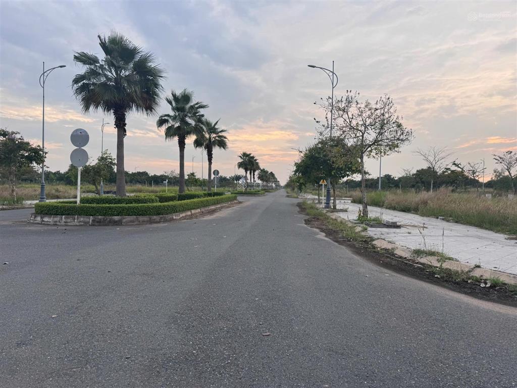 Cơ hội vàng sở hữu nền biệt thự góc 300m2 chỉ 17tr/m2 view sân golf long thành biên hòa new city