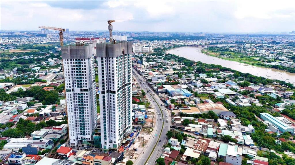 Chuyển nhượng giá tốt cho căn 3pn/87,5m2 the emerald 68 mặt tiền ql13 view landmark 81 sông sg