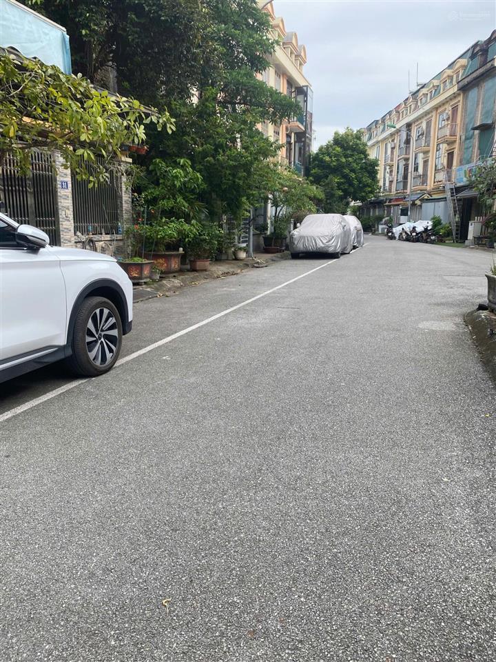 Nhà liền kề phân lô đại mỗ 90m2, 4 tầng 1 tum, 6 ngủ, hướng đông nam, đường trước nhà 14m