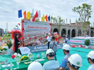 2 căn kề góc hướng đông nam, đối diện dãy biệt thự vip, công viên, bể bơi.