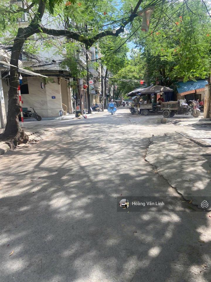 Bán gấp  lô góc đường khuất duy tiến  dt 67m2  mặt tiền 10m. đường thông các ngả, ô tô tránh