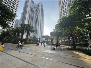 (ngợp bank) thanh khoản gấp cc cao cấp goldmark city  3 ngủ, 2 wc full nội thất  7 tỷ.