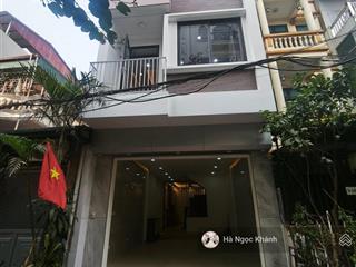 Nhà đẹp hiếm có 3 mặt thoáng phố thiên hiền  63m2, mt khủng 6m  có sân  ở sướng!