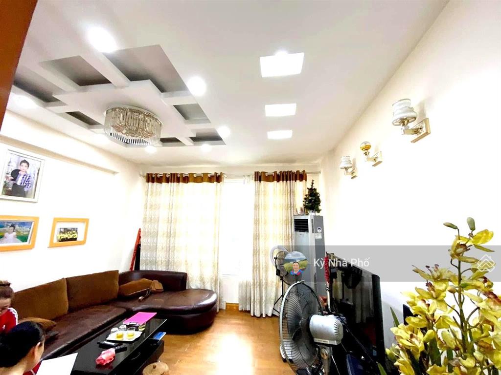 Nhà 4 tầng kiên cố, 4 phòng ngủ, gần trường học dương văn thì, xe hơi ngủ trong nhà, vào ở ngay