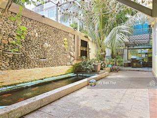 Biệt thự đơn lập 4 tầng, hồ cá koi, sân bbq 30 khách, thang máy, đậu 10 xe 7 chỗ trước nhà