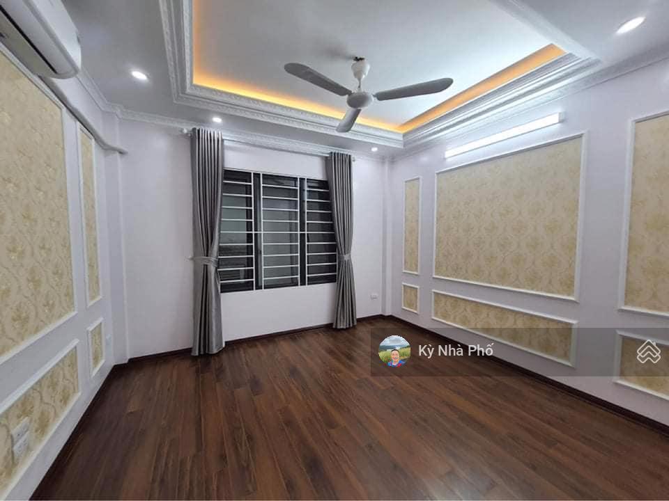 Nhà mặt tiền kinh doanh 3 tầng ngay ngã tư mrk, gần metro, thiết kế sáng thoáng, nhỉnh 8 tỷ