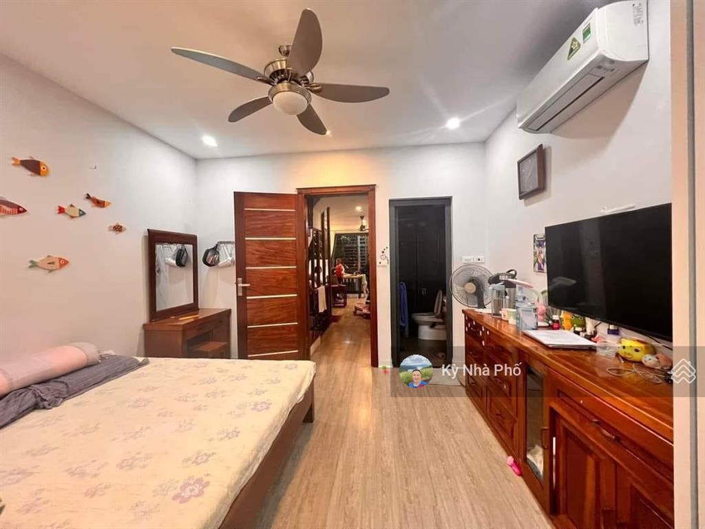 Nhà 2tầng (6,5m x 18m) gần metro, đường xe tải thông tứ hướng, nhỉnh 8 tỷ