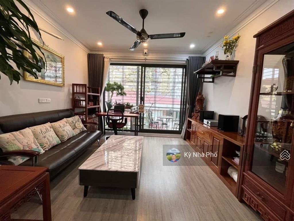 Nhà 2tầng (6,5m x 18m) gần metro, đường xe tải thông tứ hướng, nhỉnh 8 tỷ