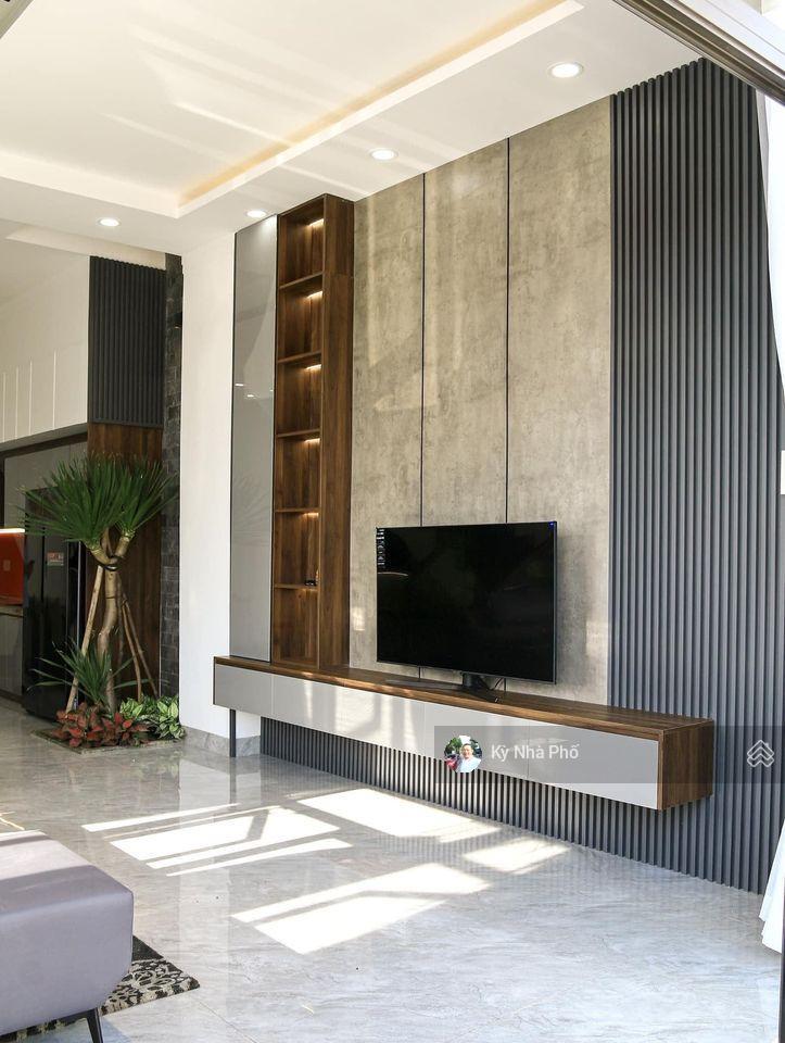 Nhà hẻm xe hơi 7 chỗ ngay ngã tư thủ đức, gần vincom lê văn việt, full nội thất, 4 tầng, nhỉnh 8 tỷ