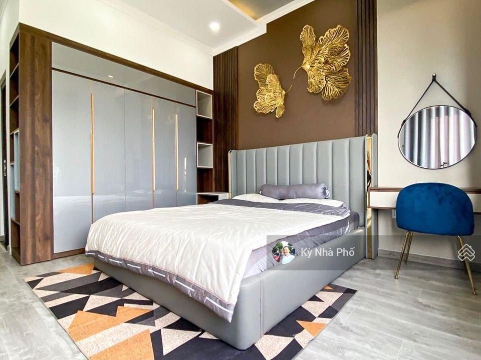 Nhà hẻm xe hơi 7 chỗ ngay ngã tư thủ đức, gần vincom lê văn việt, full nội thất, 4 tầng, nhỉnh 8 tỷ