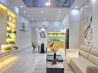 Nhà 3 tầng diện tích đất 82m2 trần cao vân trẻ trung, sang trọng, full nội thất