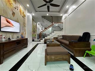 Cô chủ nhà xinh gái cần bán nhà 3 tầng kiến an, hải phòng chỉ việc xách vali về ở  giá 2,15 tỷ