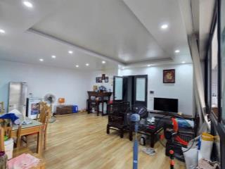 Bán toà chdv mễ trì thượng  dt 125 m2  mt 11 m  giá 33 tỷ ngõ ô tô  lô góc  thang máy xịn