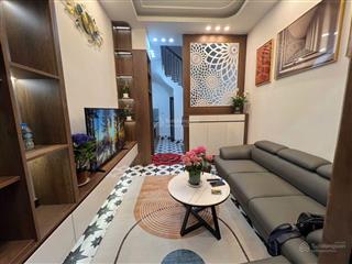 Nhà đẹp 5 tầng tt đống đa, 30m², hiếm trong phân khúc dưới 7 tỷ, full nội thất, vài bước ra phố lớn