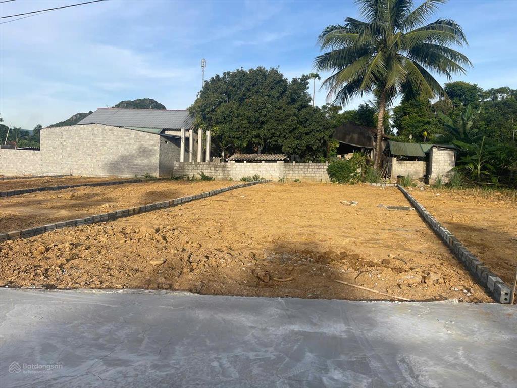 Cần bán đất nền chính chủ giấy tờ pháp lý đầy đủ.