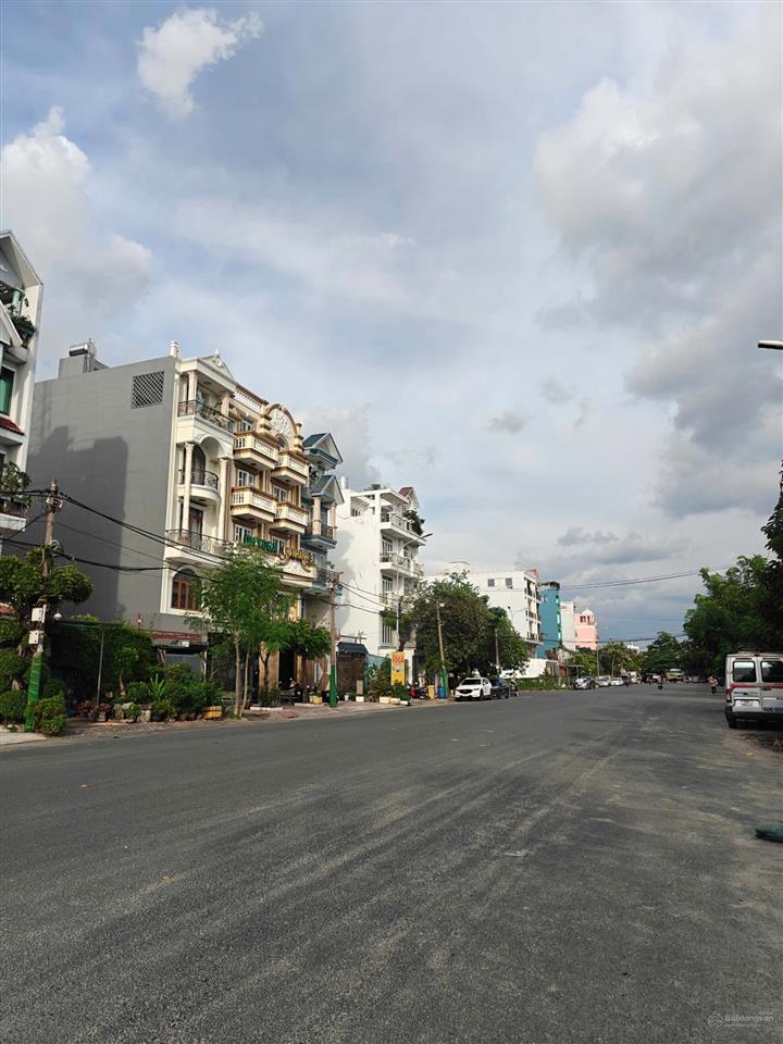 Lô đất ngay kdc an sương 4.5x20m đường dd5 rộng 30m, giá 9.99 tỷ