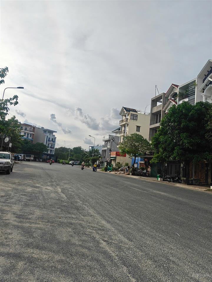 Lô đất ngay kdc an sương 4.5x20m đường dd5 rộng 30m, giá 9.99 tỷ