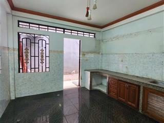 Bán nhà mặt tiền số nhà 79 ( thần tài lớn ) đối diện trường điểm thcs quận 7.