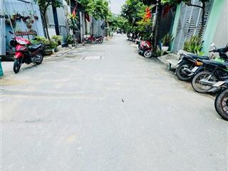 Nhà đẹp , khu an ninh , giá 6.5 tỷ , phuờng phú hữu .