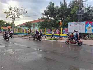 Bán mặt tiền kinh doanh đường nhựa lò lu trường thạnh, dt 180m2 ngang 10m chỉ 10 tỷ tl