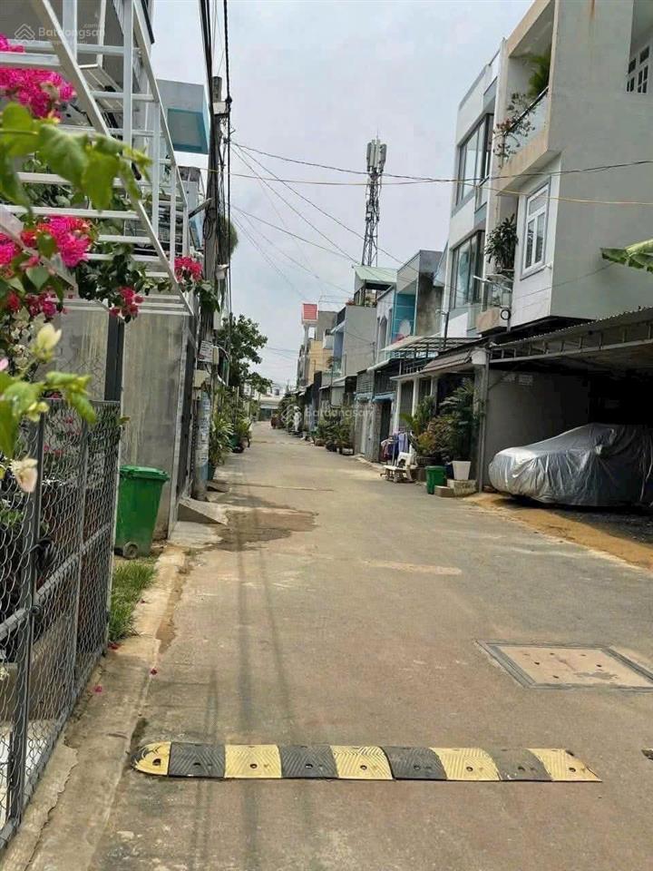 Nhà 1 trệt, 1 lầu đường xe hơi cạnh đông tăng long chủ kẹt tiền bán gấp chỉ 3.95tỷ