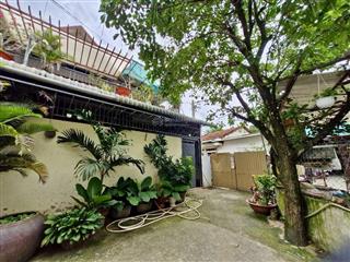 Chính chủ bán đất tặng nhà c4 dt khủng 400m2 ngang 16m cạnh ubnd phường long bình chỉ 10 tỷ