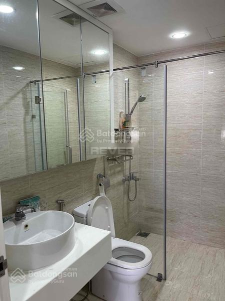 Bán gấp ngay chung cư kingston residence (phú nhuận) 72m2, 2tỷ500 full nội thất, sổ hồng bao sang