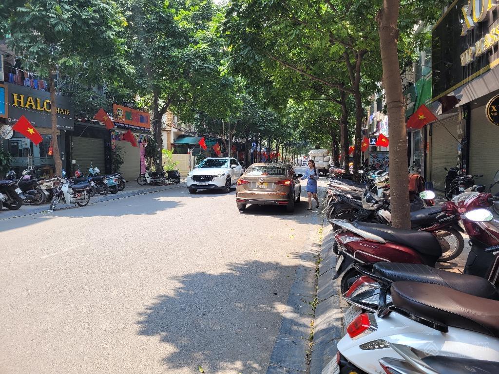 Bán mảnh đất mặt ngõ nguyễn văn huyên ô tô tránh, vỉa hè rộng 80m2, mặt tiền 6m giá 20.5 tỷ